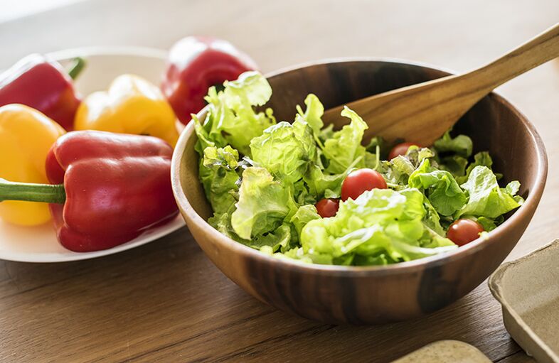 Lecho salade kan dienen als een lekker en gezond bijgerecht. 